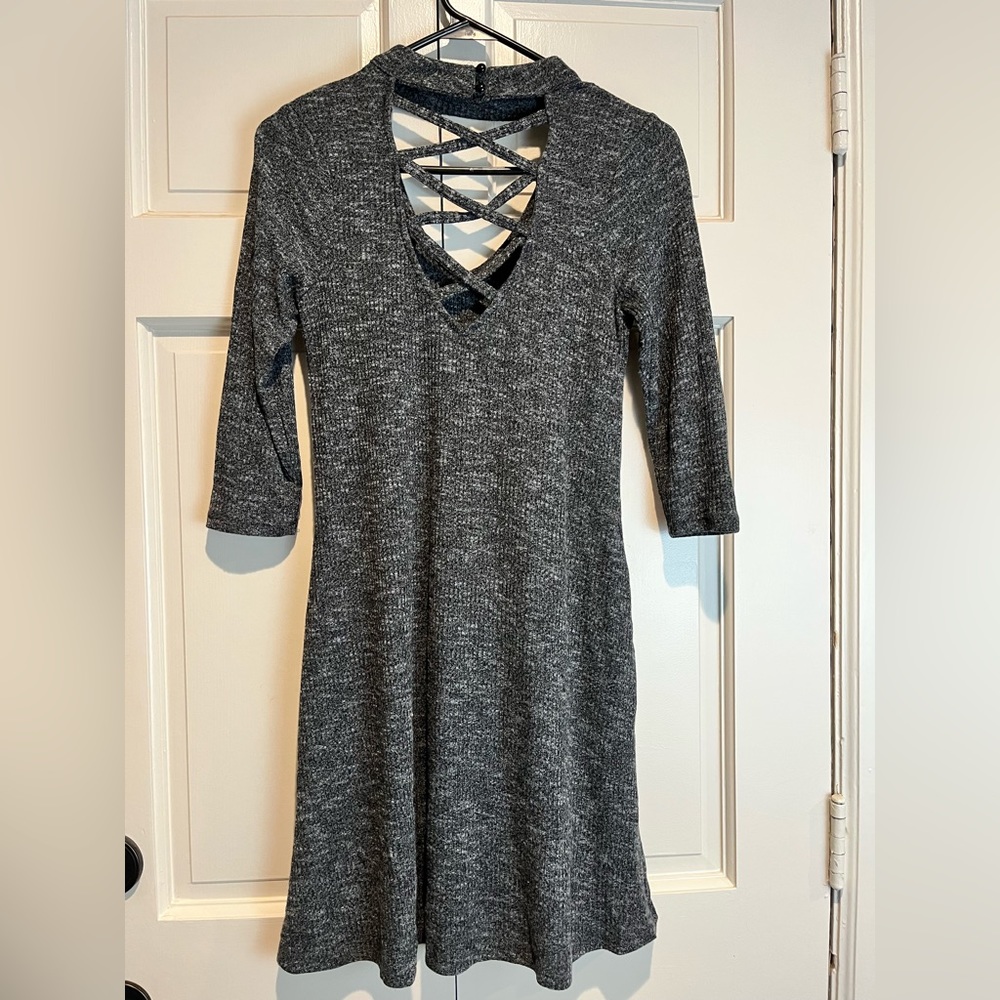 IN San Francisco Size small mid sleeve Low cut dress